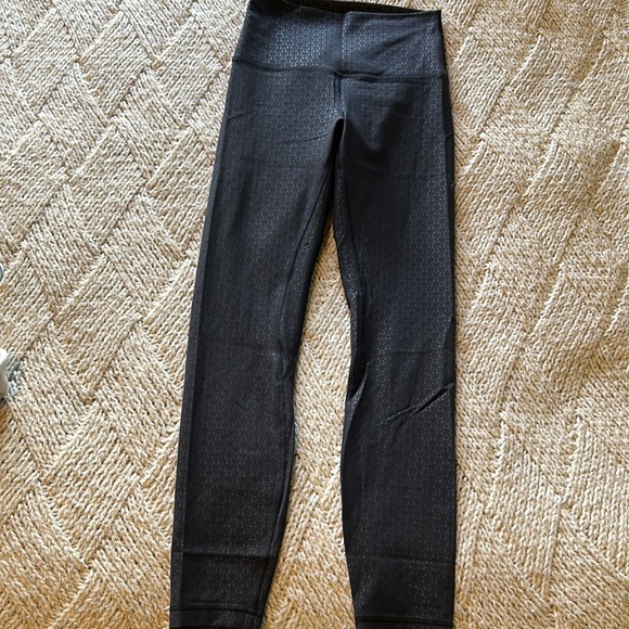 Lululemon black printed leggings - Picture 3 of 9